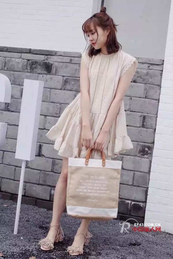 韩系少女穿搭注意点 跟着韩剧学时尚穿衣搭