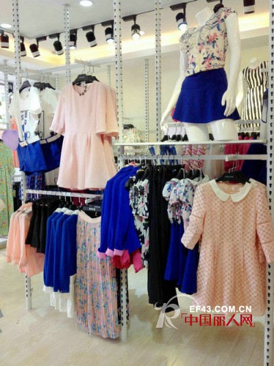 热烈祝贺都市衣柜品牌女装深圳油松店隆重开业
