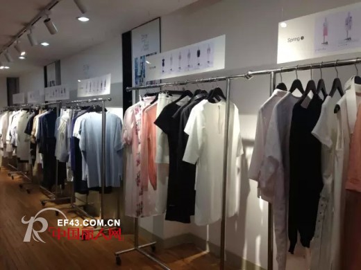 衣架在秋风中拥抱春日的明媚 订货会璀璨绽放