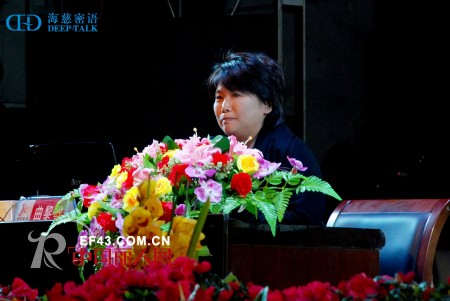 海慈密语内衣携手曲黎敏教授倡导健康新时尚