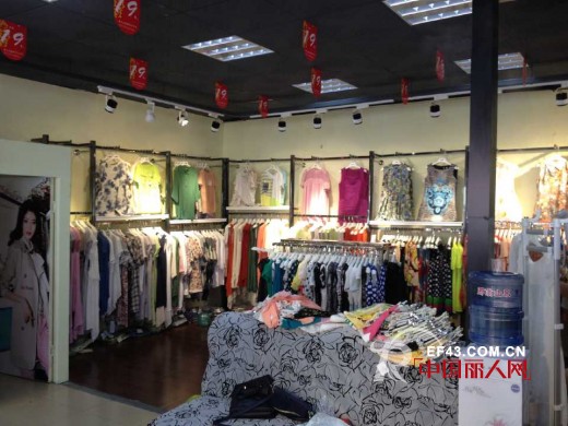 热烈祝贺曼言女装广西柳州店盛大开业