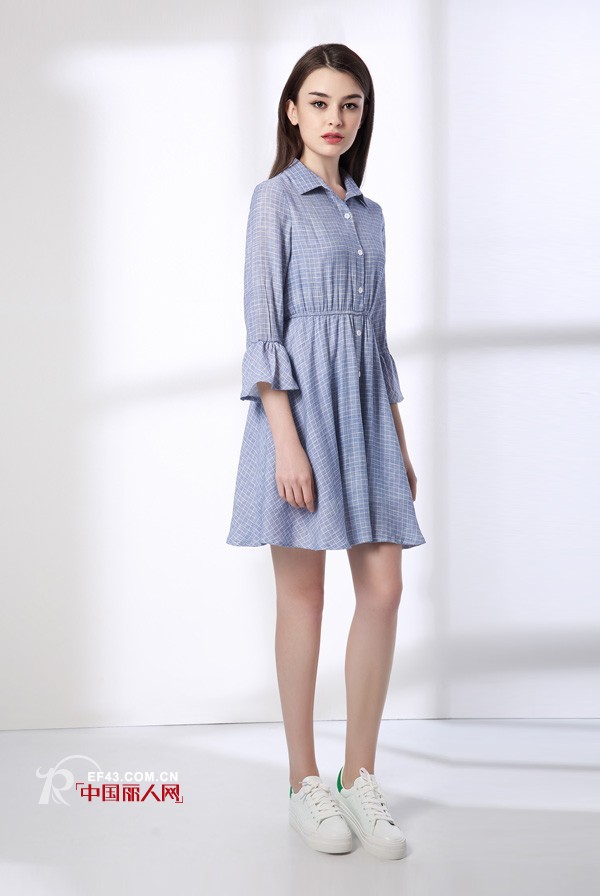 喜欢蓝色连衣裙 那就来欧若朵尔看看吧