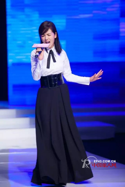 YOUXIZI倾情演绎&ldquo;欢乐青春时装秀&rdquo;&nbsp; 刘涛、伊一、蒋欣等众多明星嗨翻现场