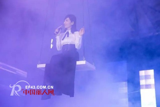 YOUXIZI倾情演绎&ldquo;欢乐青春时装秀&rdquo;&nbsp; 刘涛、伊一、蒋欣等众多明星嗨翻现场