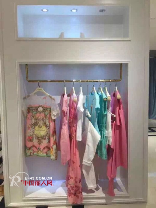 SnowBound璱妠品牌郑州丹尼斯大卫城店开业