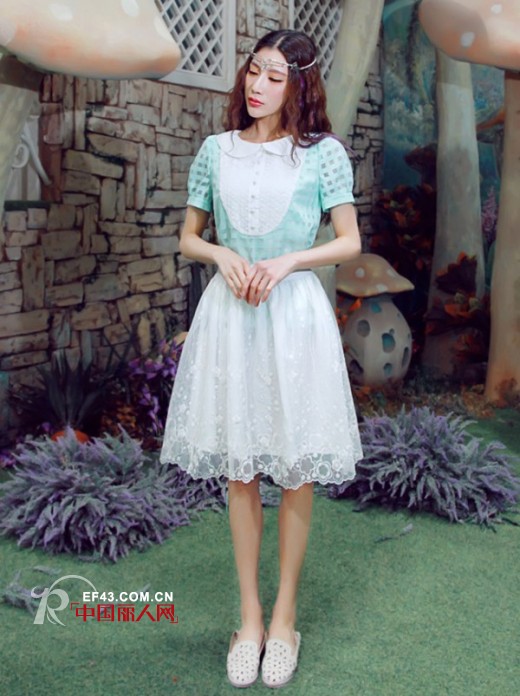 美人从画中走来 画里画外品牌女装推荐