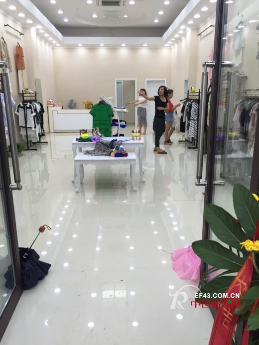 圣陌品牌女装江苏句容店 试营业火热进行中