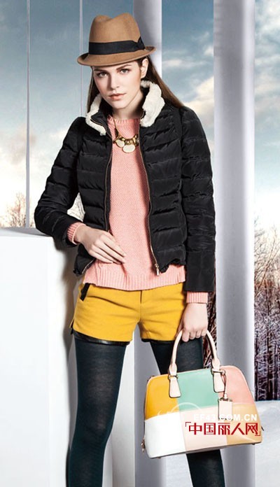 短款羽绒服内搭配什么 短款羽绒服搭配