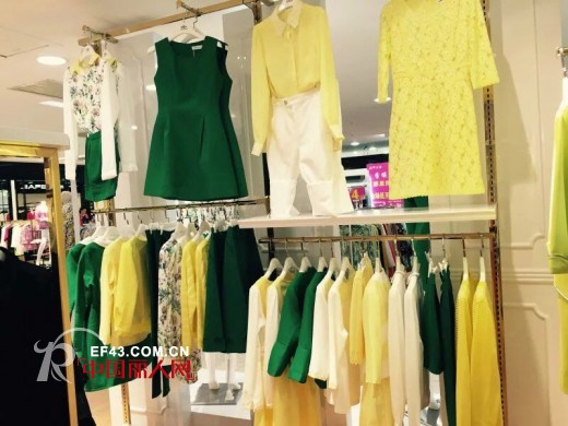 蔓露卡女装广东省韶关市益华百货店开业
