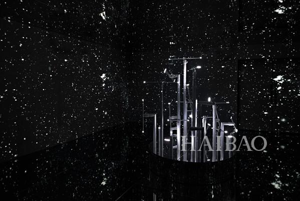 Chanel # # black and white is not - J12 multi-dimensional experience