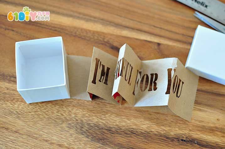 Make a special Thanksgiving gift box