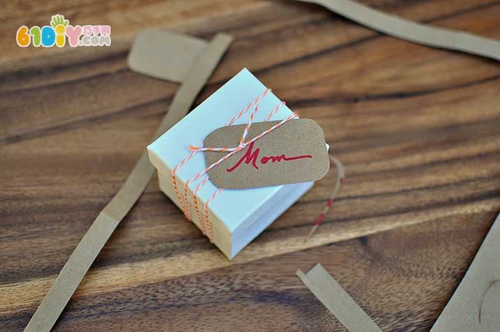 Make a special Thanksgiving gift box