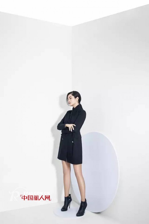 衣架-sedurre attrarre