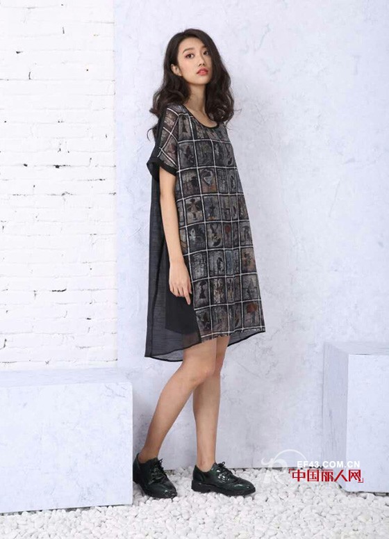 孕妇几个月以后会显怀？孕妇应该穿什么衣服？