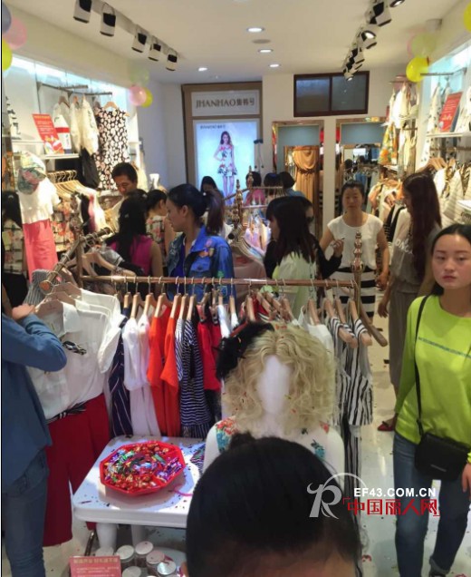 热烈祝贺集韩号时尚韩版女装海南八所店开业大吉！