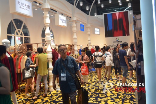 常熟天虹服装城携多个时尚女装品牌出席2015深圳服交会