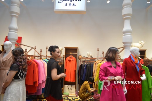 常熟天虹服装城携多个时尚女装品牌出席2015深圳服交会