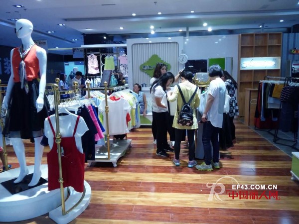 端午开业潮不退 七彩蝶呼和浩特专卖店盛大开业