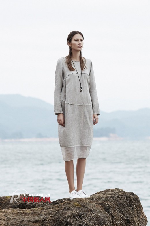 棉麻连衣裙什么颜色好看 灰色棉麻裙搭配