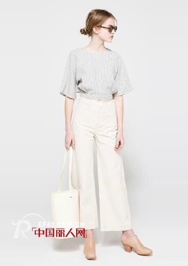 直筒牛仔裤配什么衣服 九分裤配什么鞋子