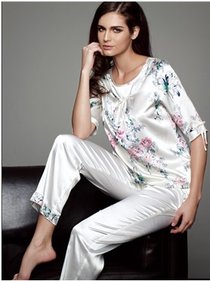 梦芭莎夏季清凉首选 优雅中国风水墨印花家居服