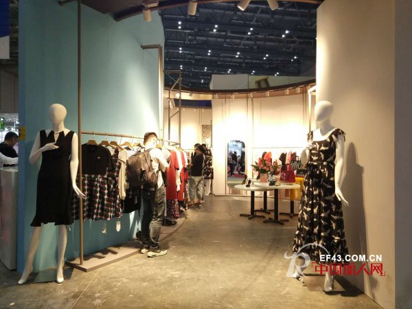 十月美景 UST优斯特正于2017上海CHIC秋季展等待着您