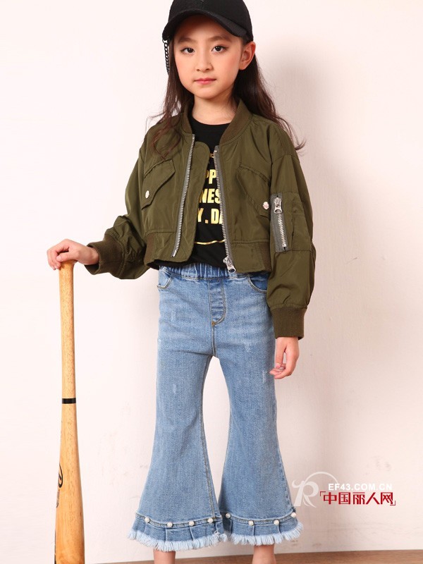 刮风的秋日适合穿什么样的衣服 先飞鸟童装让孩子的秋天时尚又温暖