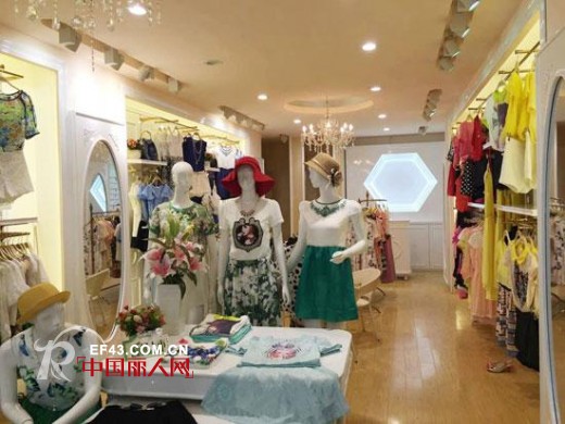 盛夏三伏天！热烈祝贺淑女时代女装连签5家新店！