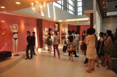 日贝迩家居服荣获第11届深圳服交会十佳女装品牌奖