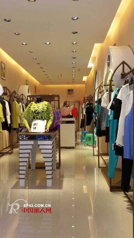 恭贺：迪斯廷.凯女装重庆巫山新店隆重开业