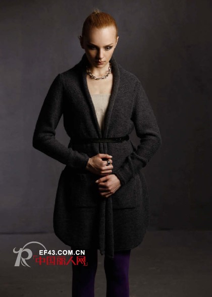 衣蔻女装简约中彰显女性优雅健康形象