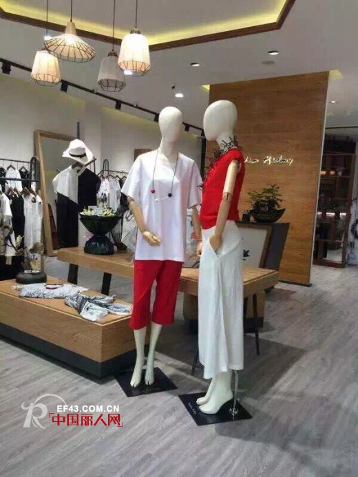 迪斯廷&middot;凯女装品牌赞助时尚艺术大片《姬教授》