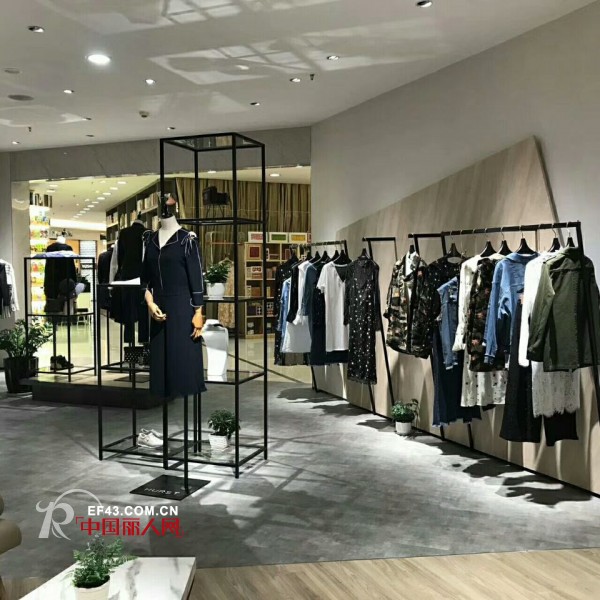 热烈祝贺HURST昆明金碧辉煌会所店盛大开业