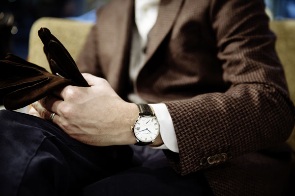 Henry Muhammad adventure brand new big date platinum watch