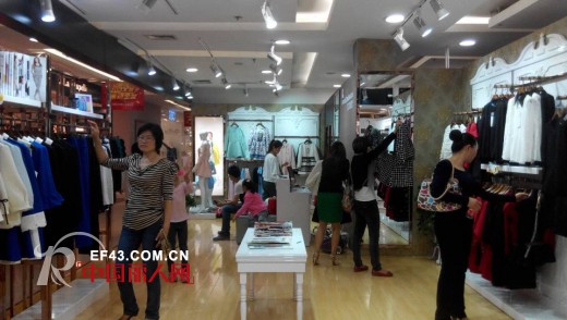 完美组合炫彩亮相河南银座