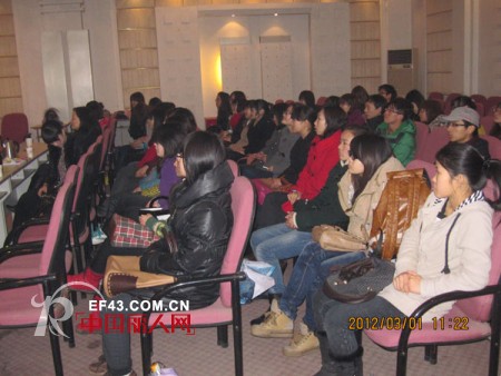 “绿意盎然，秀出自我”暨黄金身段show第二届中国时尚内衣设计大赛院校走访