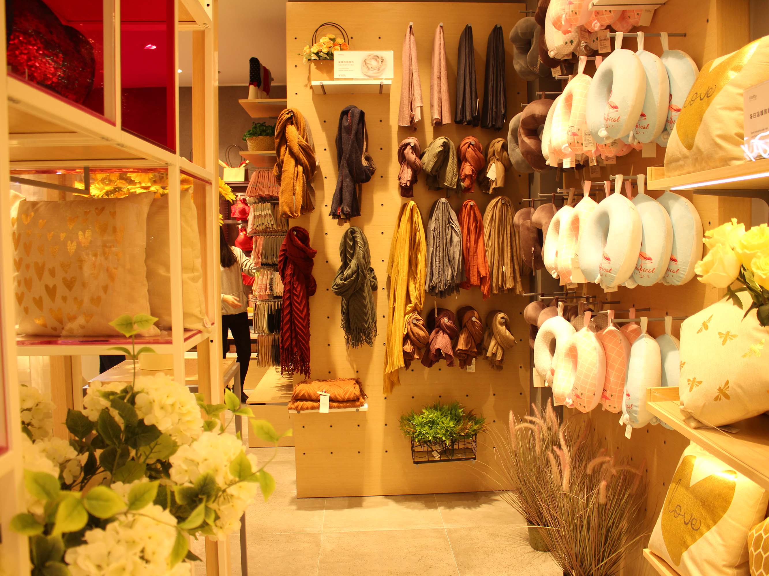 Freeday自在时光首家集合店启幕，打造轻时尚家居新体验