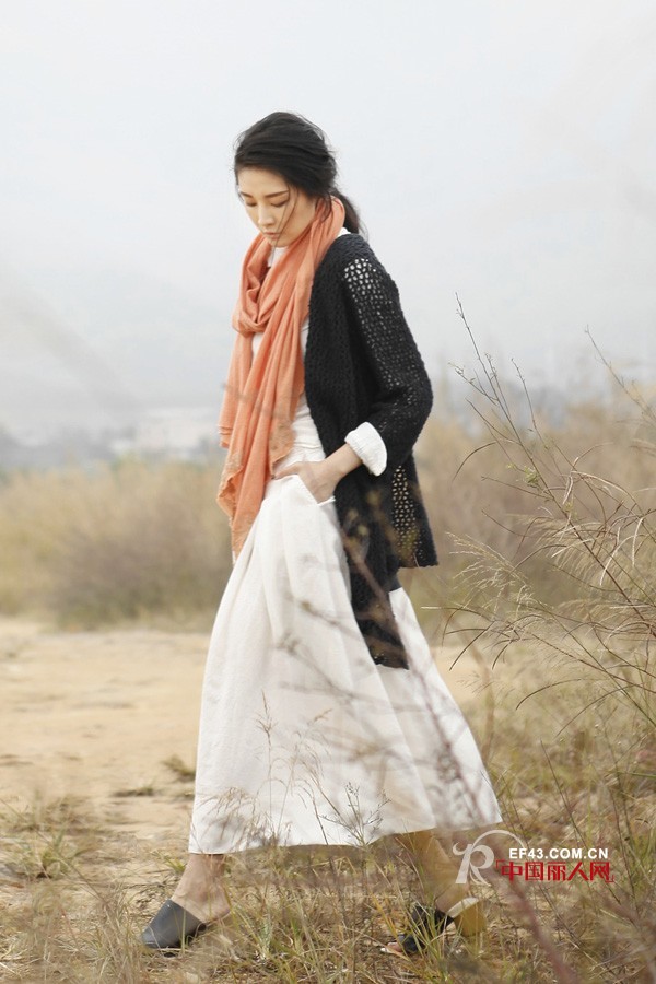 反正秋天快到了你少不了的是一件针织衫