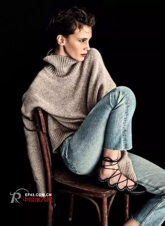 高领毛衣要怎么穿时尚 楚阁为你支招