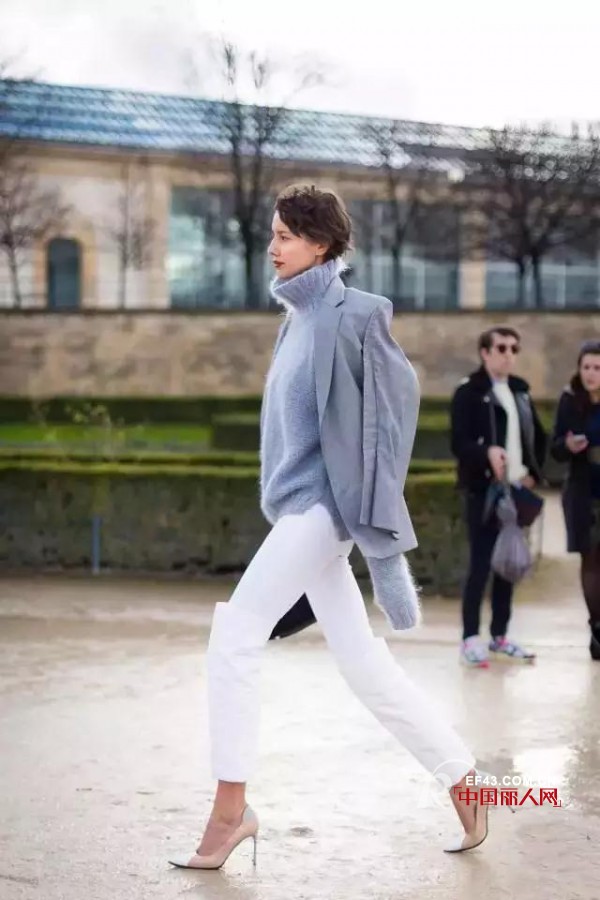 高领毛衣要怎么穿时尚 楚阁为你支招