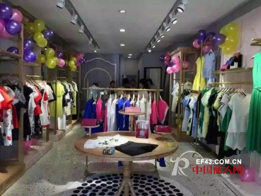 热烈祝贺中国轻奢女装品牌&ldquo;依目了然&rdquo;强势进驻宜川县城隆重开业