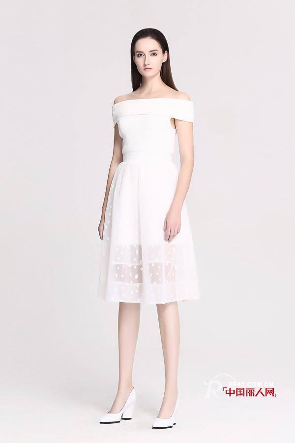 纯色连衣裙好看吗？什么颜色的连衣裙衬肤色