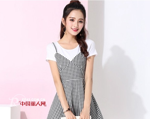 蓝缇儿快时尚新品女装 你的夏天就要不一样的色彩