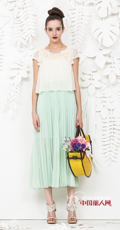 千黛百合女装 清新薄荷绿造就美味Look