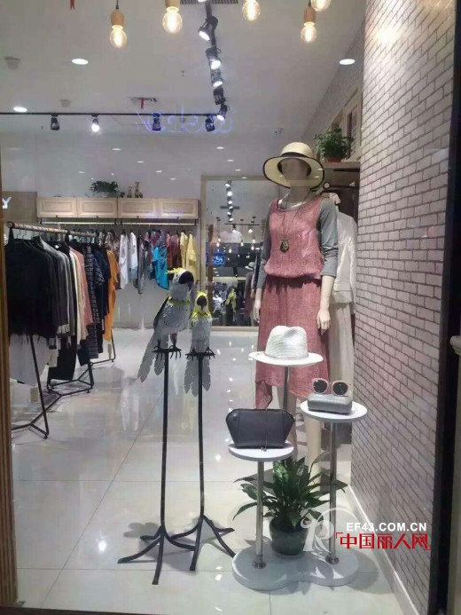 纯粹女装开业了 热烈祝贺杭州纯粹女装南通店盛大开业