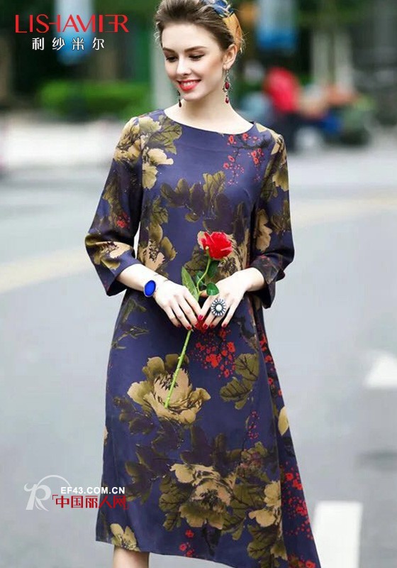 妈妈适合穿什么样的连衣裙&nbsp; 中年女性穿什么连衣裙显气质