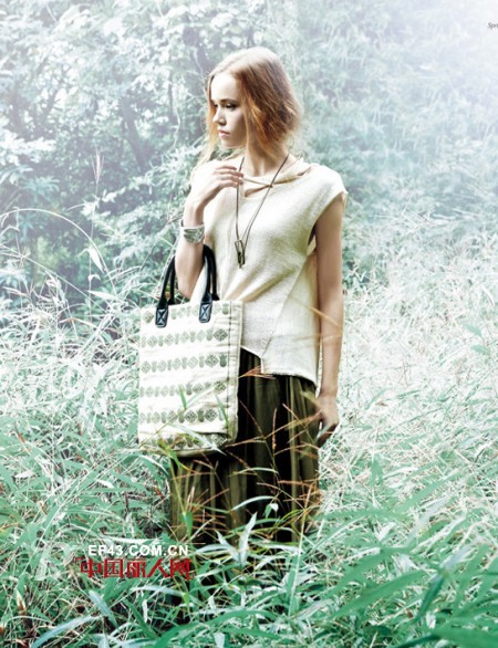 棉麻半身裙搭配 棉麻过膝半身裙适合什么风格的人