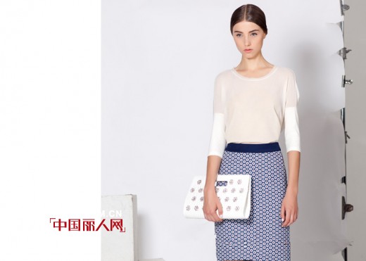 几何拼接秋款服装应该怎么搭 几何图形衣服搭配技巧