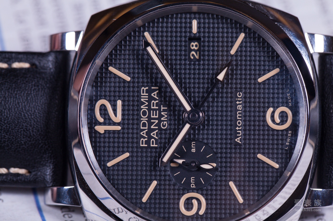 Panerai Radiomir watches on both sides of the three days PAM00627, it is worth starting?