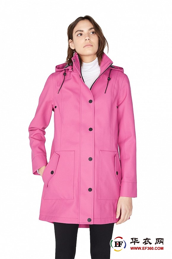 A high-value raincoat allows you to have the same type on a rainy day